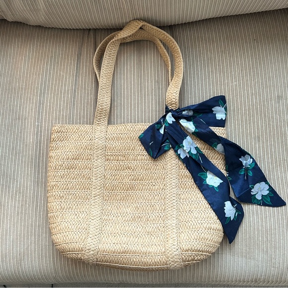 Draper James woven handbag - Picture 1 of 3